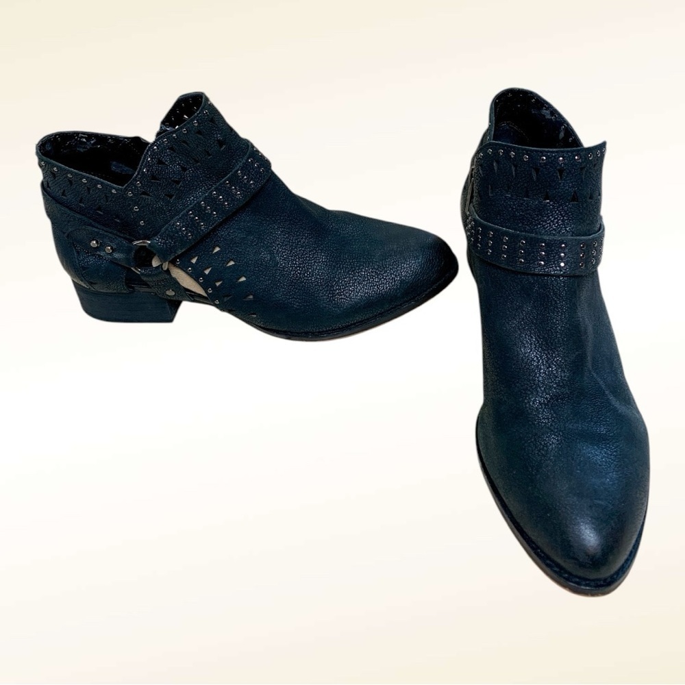 Vince Camuto Calley Elegant Black Ankle Boots - Picture 7 of 13